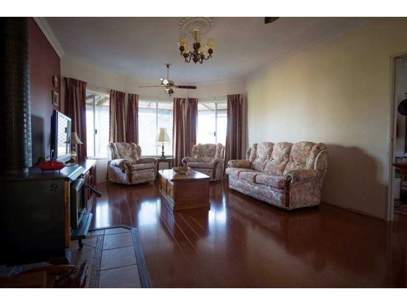 27 Balmoral Drive, Bridgetown WA 6255