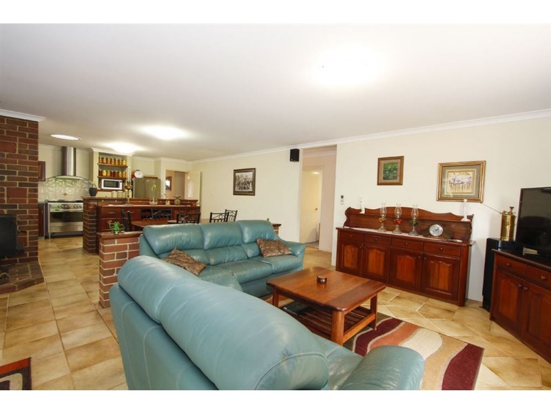 8 Scott St, Bridgetown WA 6255