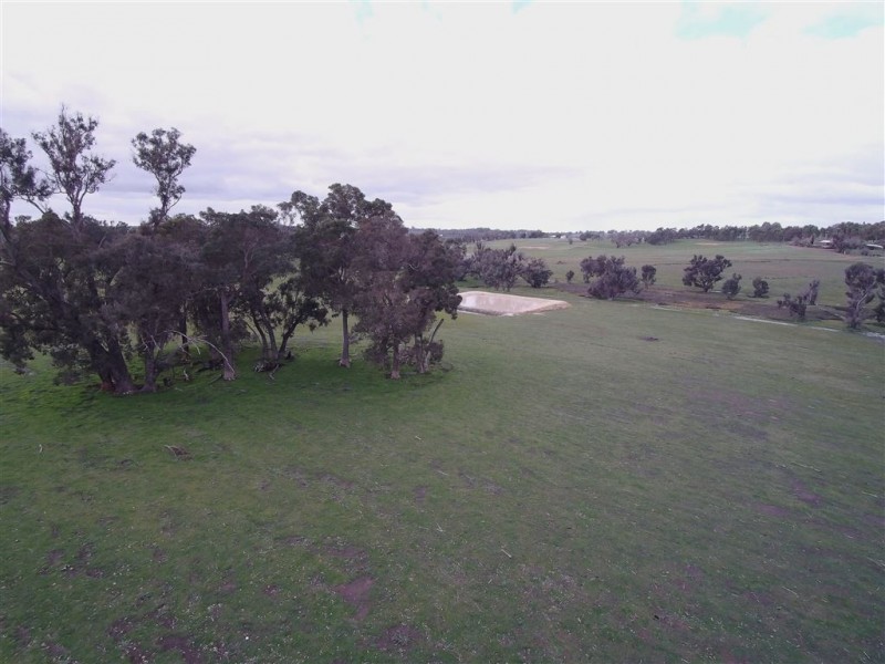 118 Banks Rd, Boyup Brook WA 6244