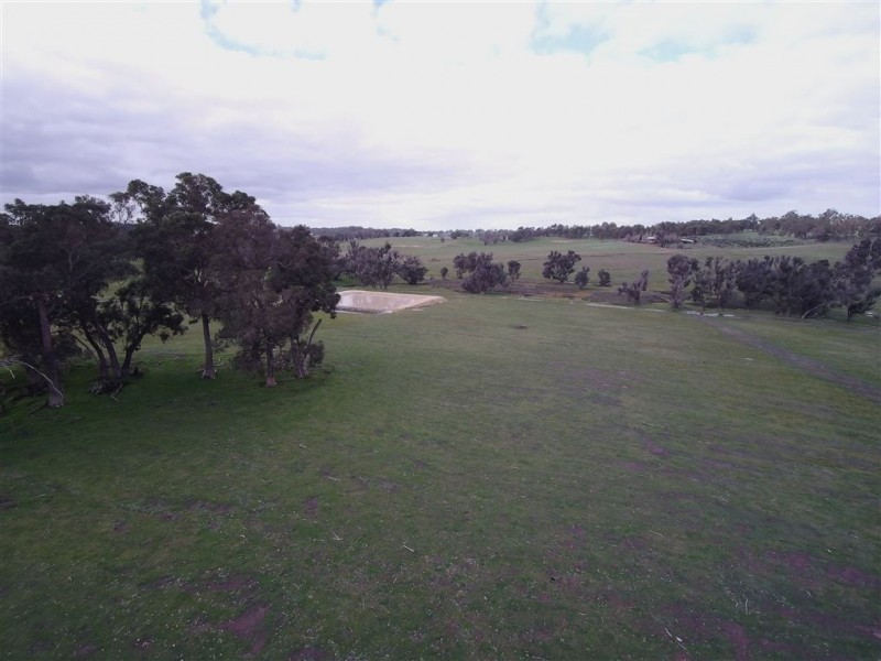 118 Banks Rd, Boyup Brook WA 6244