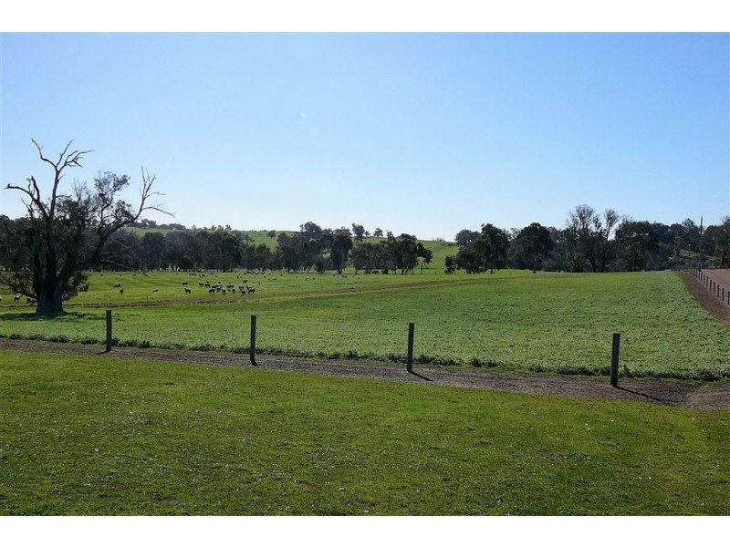 194 Banks Rd, Boyup Brook WA 6244