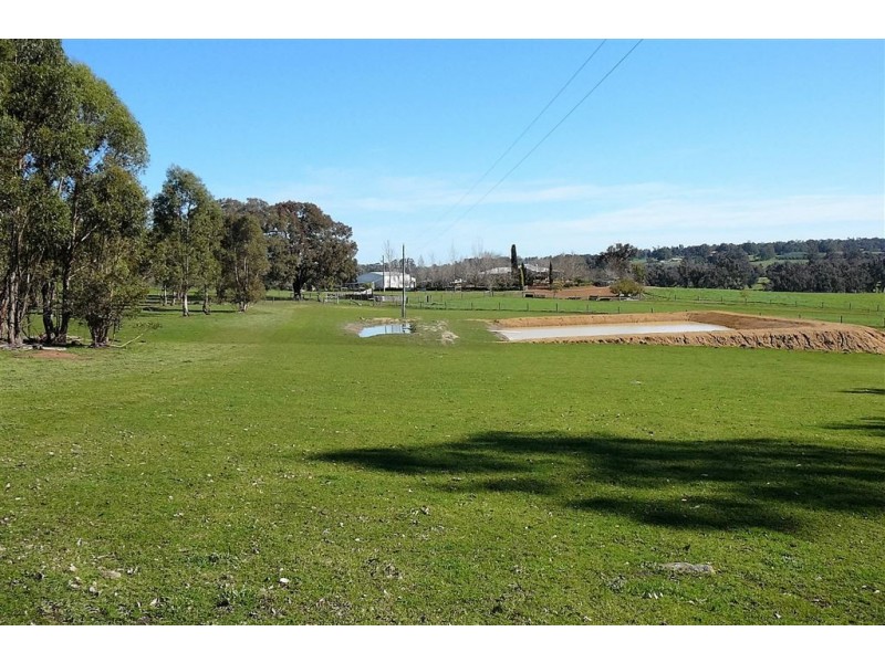 194 Banks Rd, Boyup Brook WA 6244