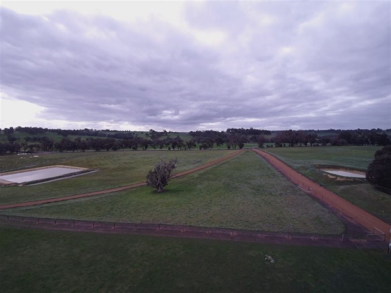 194 Banks Rd, Boyup Brook WA 6244