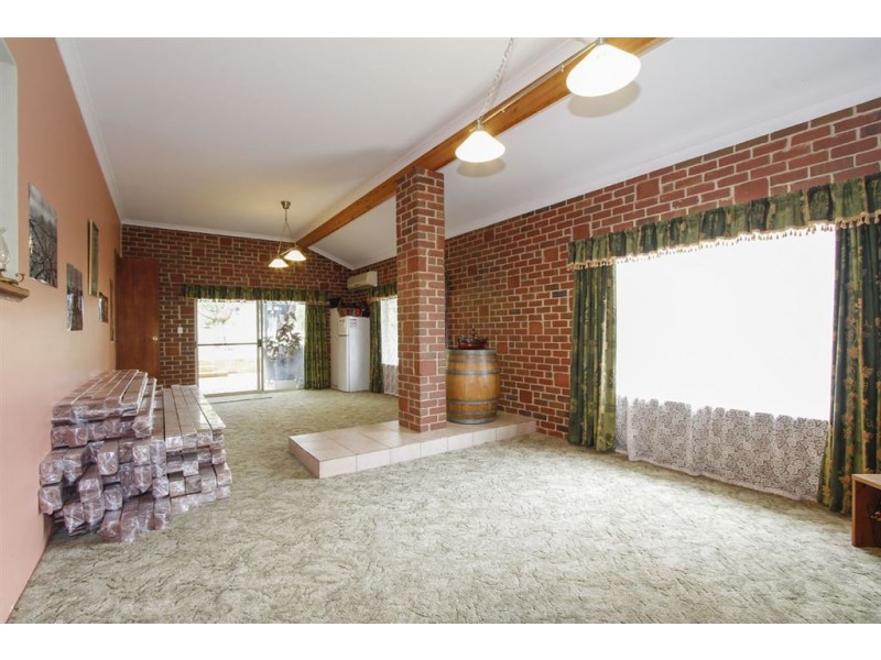 8 Scott Street, Bridgetown WA 6255