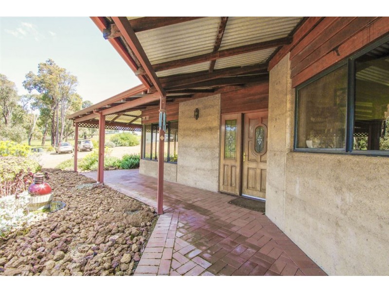 124 Lee Steere Drive, Boyup Brook WA 6244