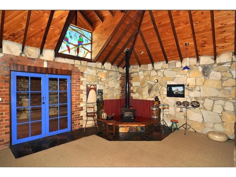 11 West Blackwood Terrace, Bridgetown WA 6255