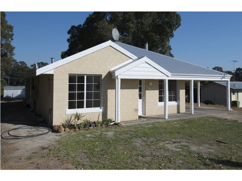 95 Blackwood Rd, Greenbushes WA 6254