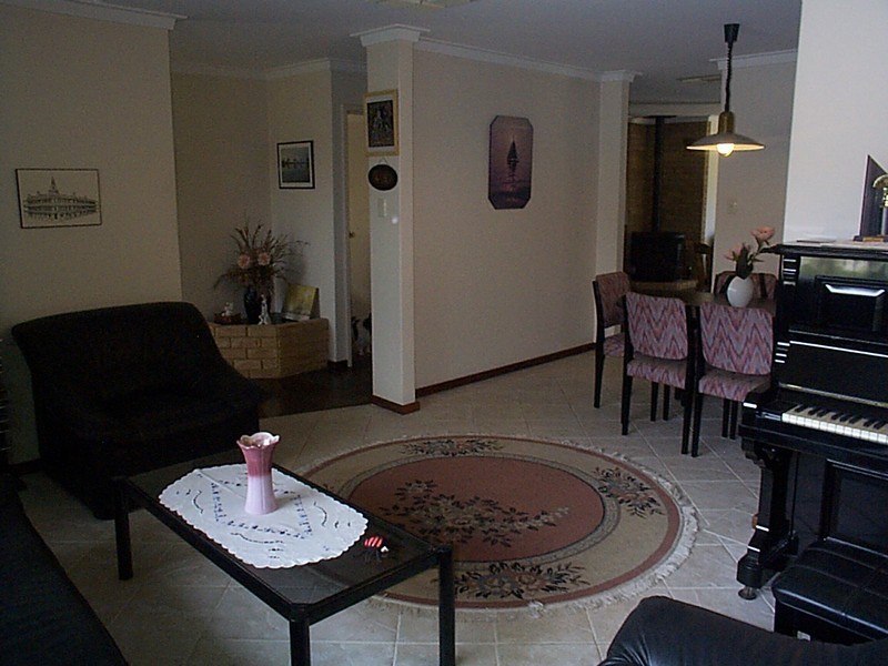 19 Farrington Road, Leeming WA 6149