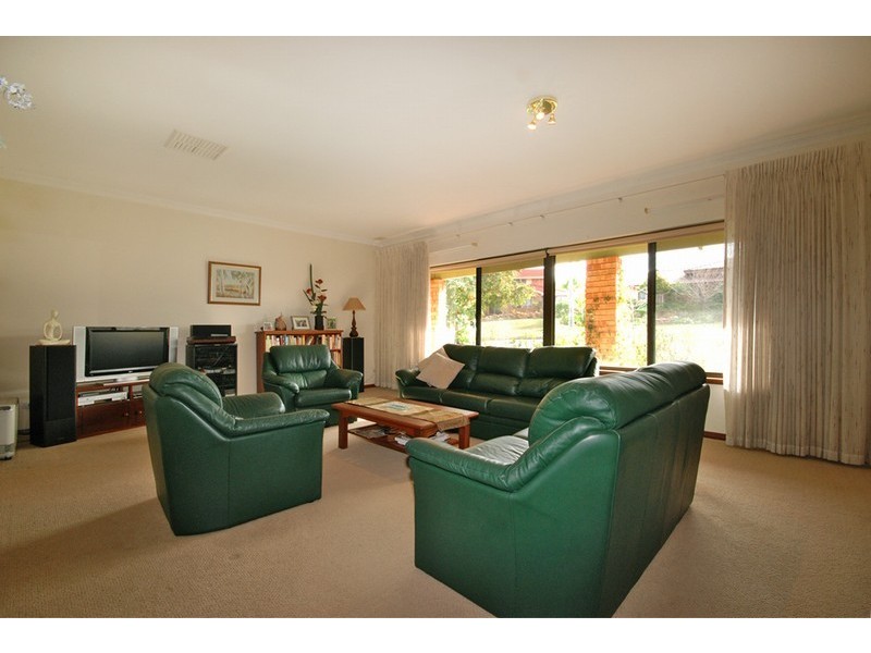 16 Maquire Way, Bull Creek WA 6149