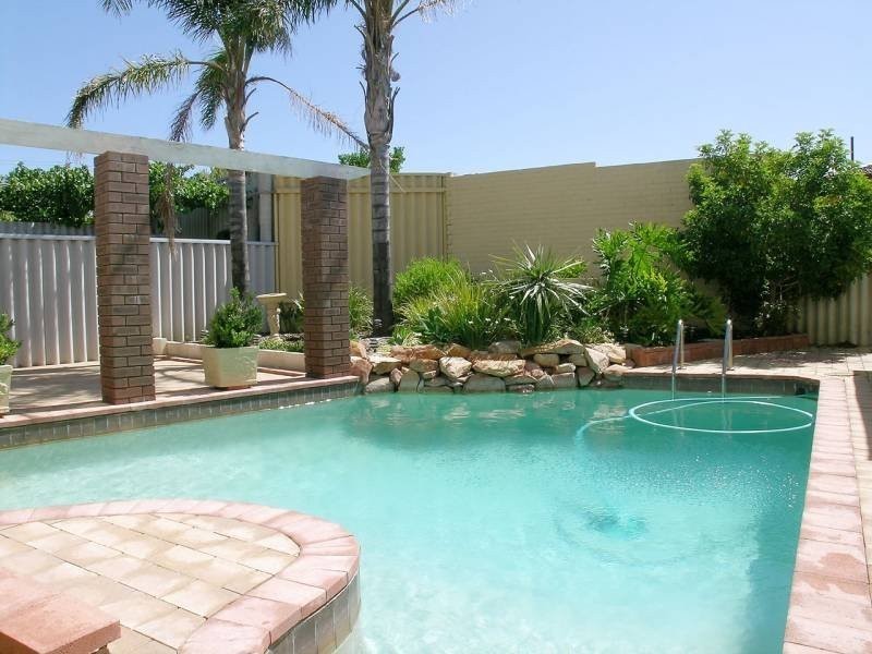 35 Etherington Avenue, Spearwood WA 6163