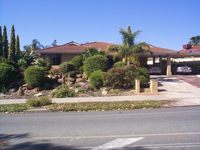 62 Beasley Road, Leeming WA 6149