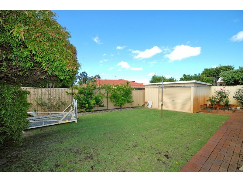 2 Maquire Way, Bull Creek WA 6149