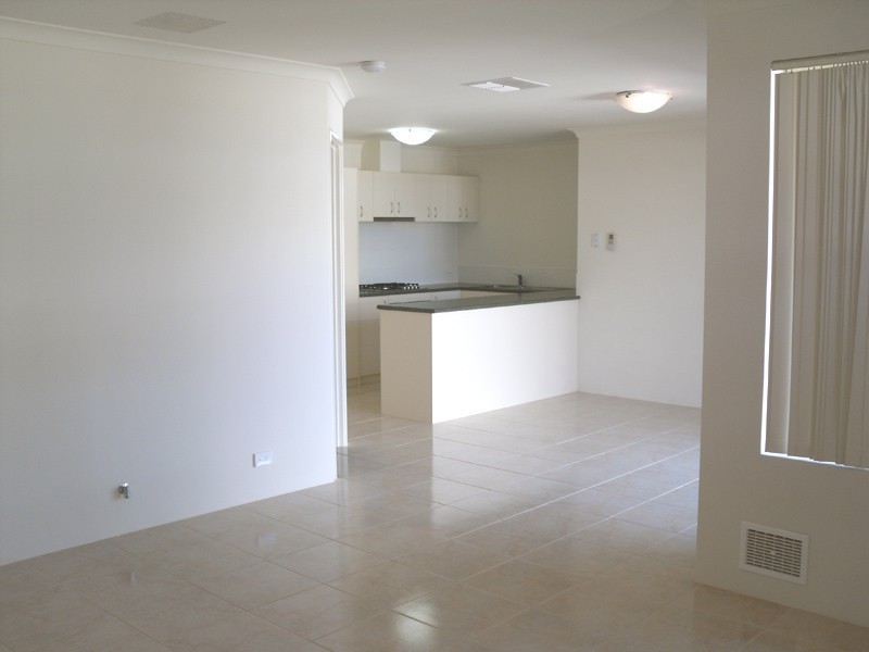 14 Renou Street, Queens Park WA 6107