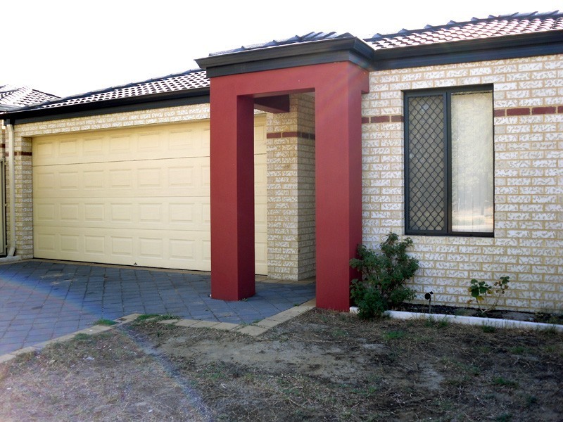 2/354 Wharf Street, Queens Park WA 6107