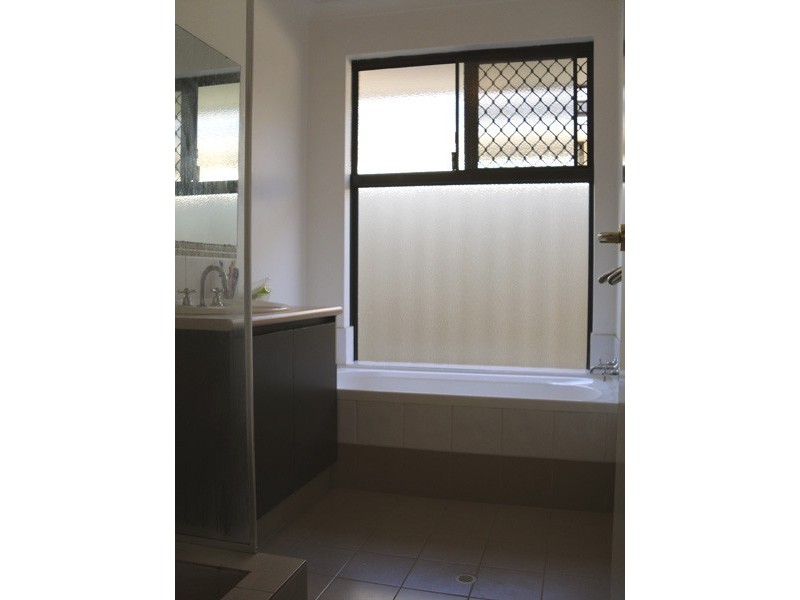 2/354 Wharf Street, Queens Park WA 6107