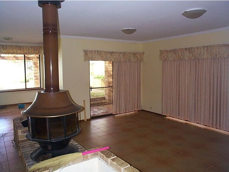 18 Le Souef Drive, Kardinya WA 6163