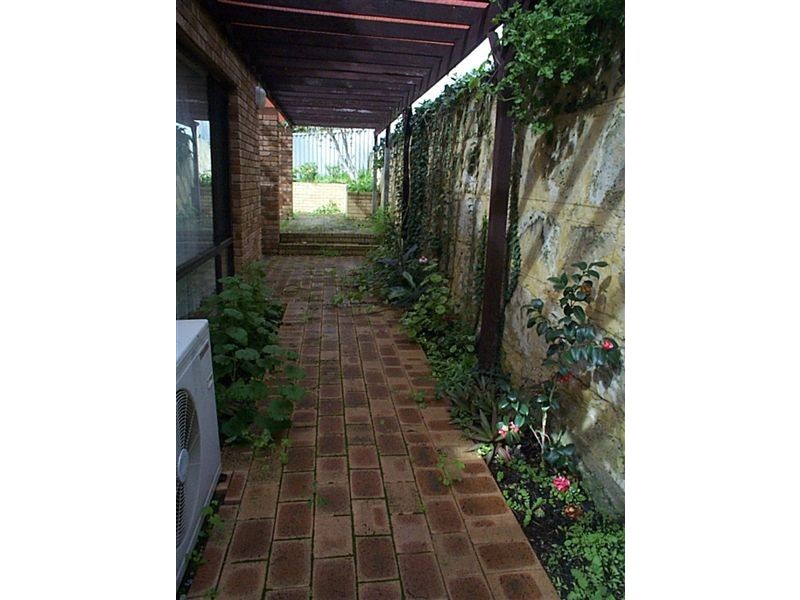 18 Le Souef Drive, Kardinya WA 6163