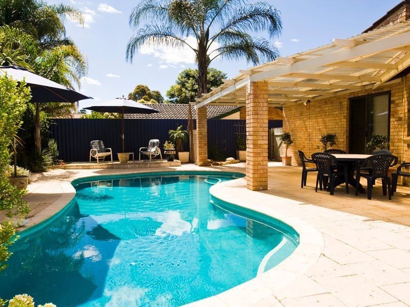 18 Buckingham Crescent, Kardinya WA 6163