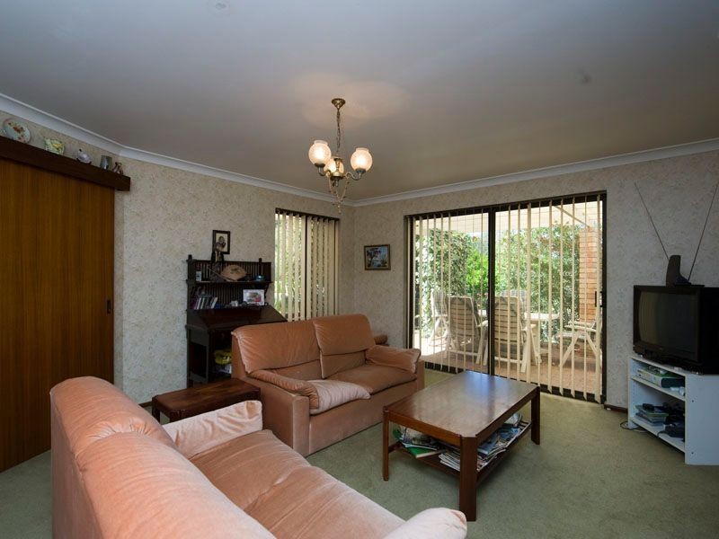 18 Buckingham Crescent, Kardinya WA 6163