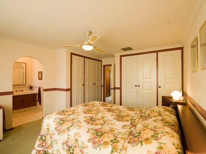 18 Buckingham Crescent, Kardinya WA 6163