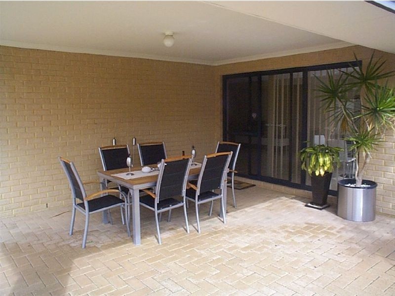 7 Murrumbidgee Drive, Hammond Park WA 6164