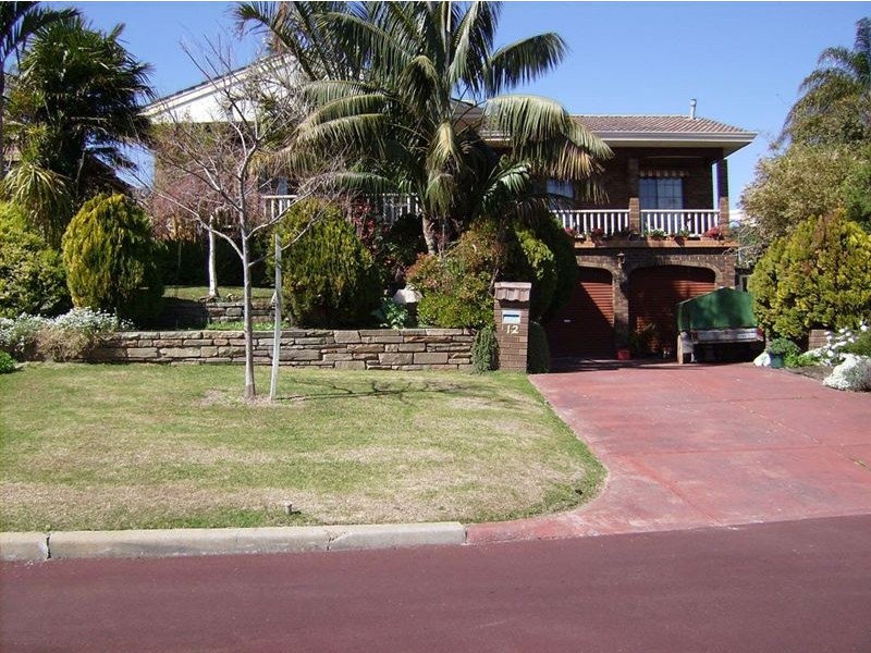 12 Grenfell Way, Leeming WA 6149