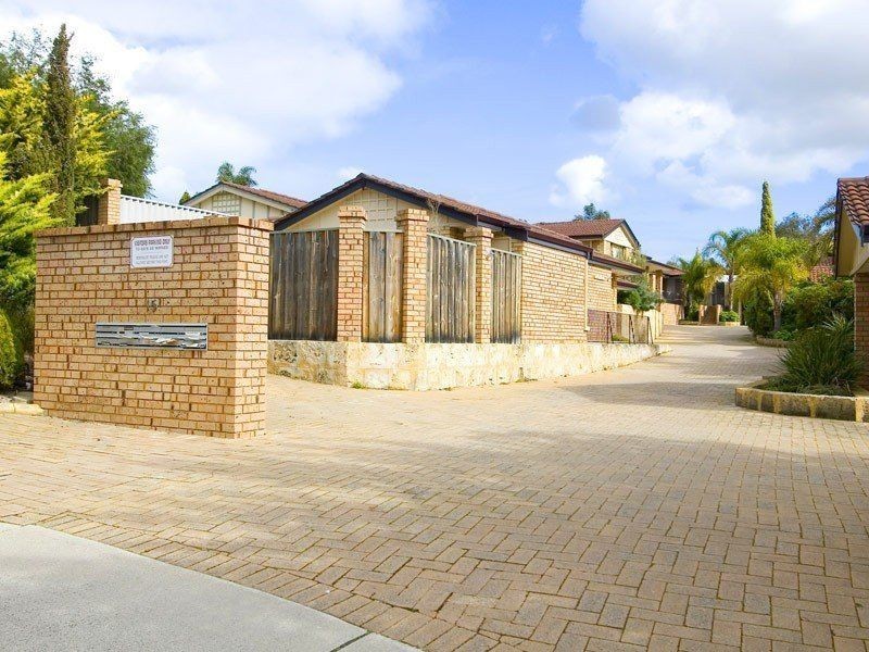 1/15 Moore Gardens, Kardinya WA 6163