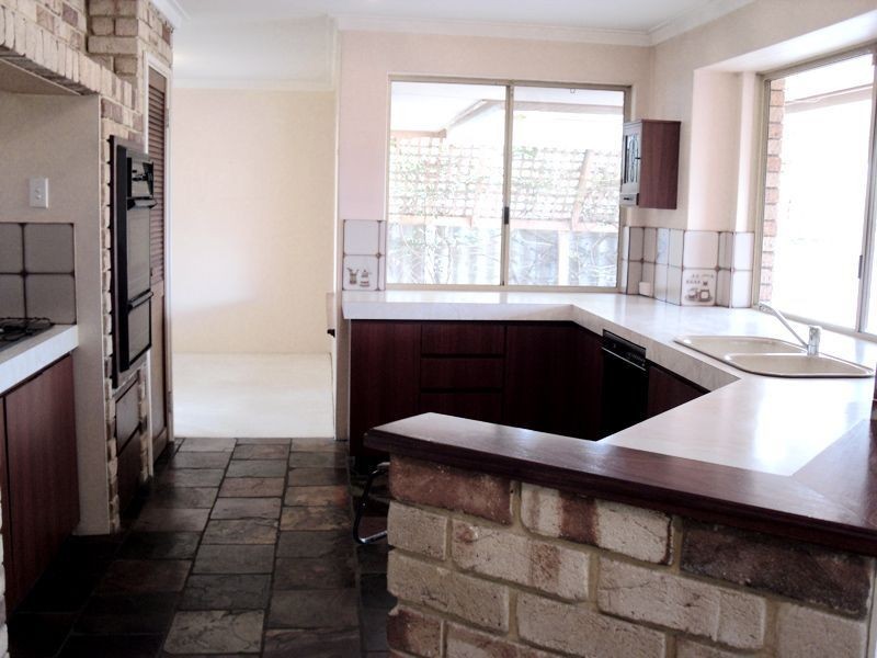 26 McGillivray Gdns, Winthrop WA 6150