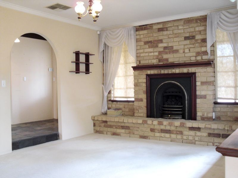 26 McGillivray Gdns, Winthrop WA 6150