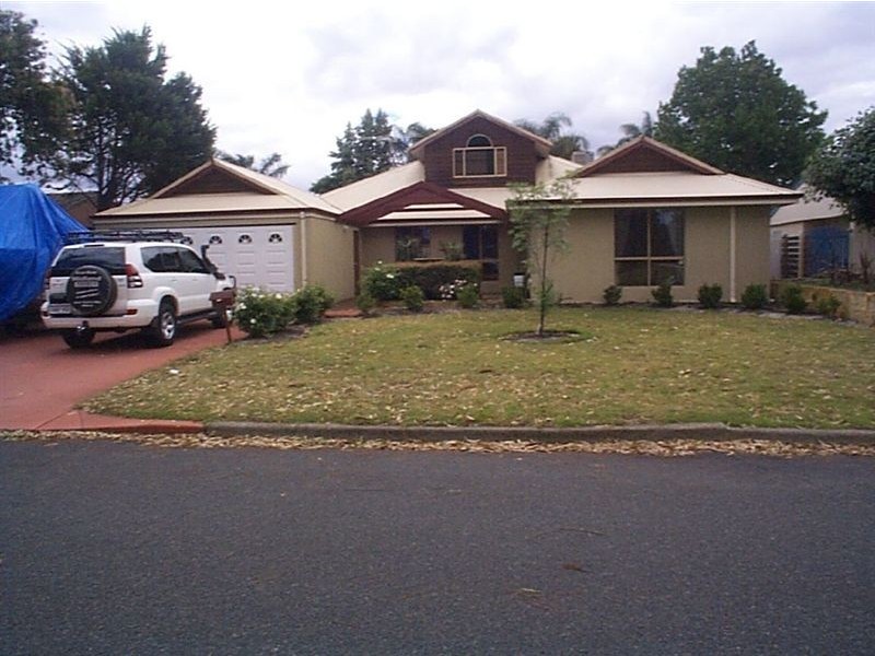 6 Nolt Court, Leeming WA 6149