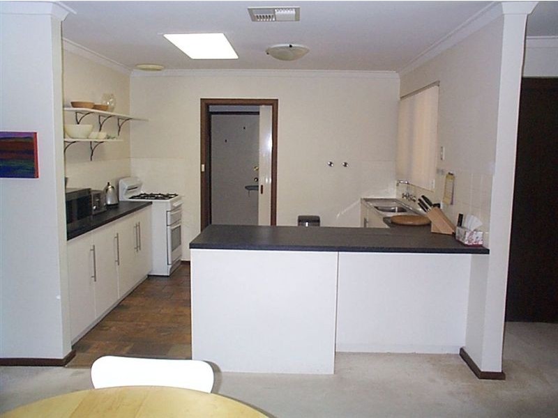 2/28 Bartling Crescent, Bateman WA 6150