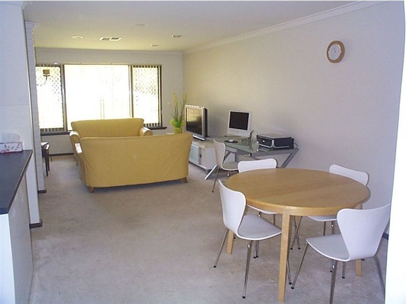 2/28 Bartling Crescent, Bateman WA 6150