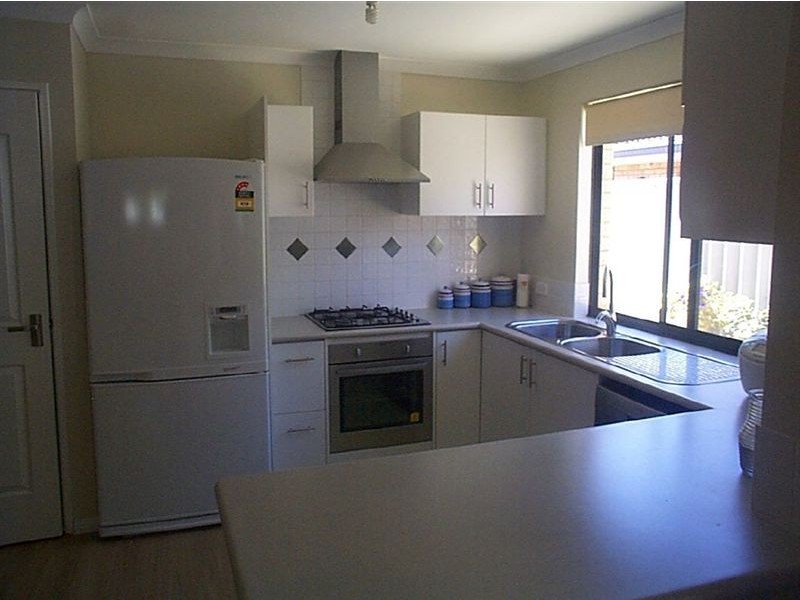 1/19 Dewey Street, Shelley WA 6148