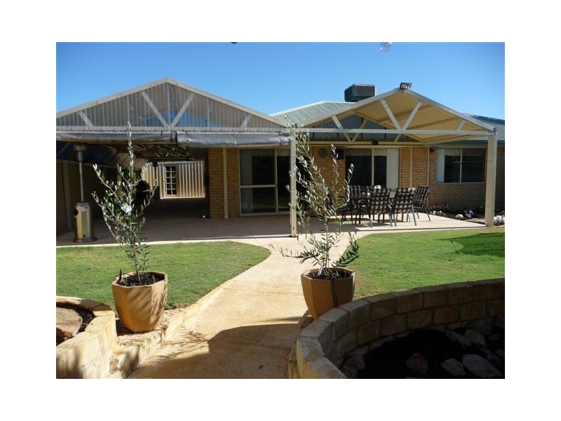 17 Bosci Court, Atwell WA 6164