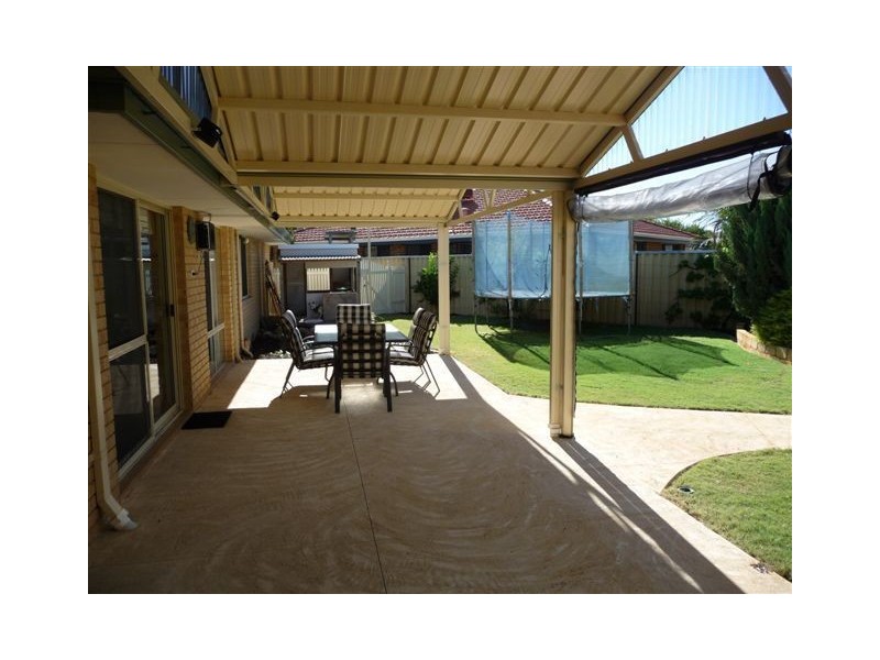 17 Bosci Court, Atwell WA 6164