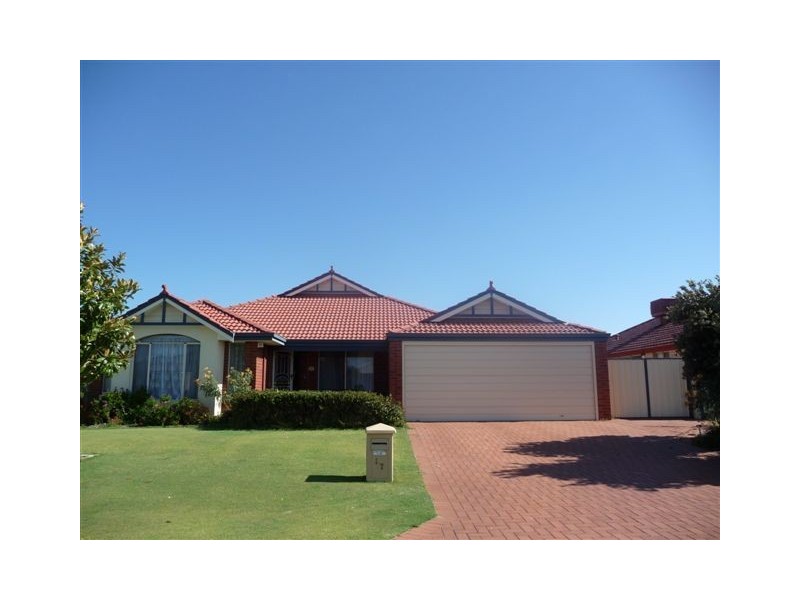 17 Monroe Turn, Success WA 6164