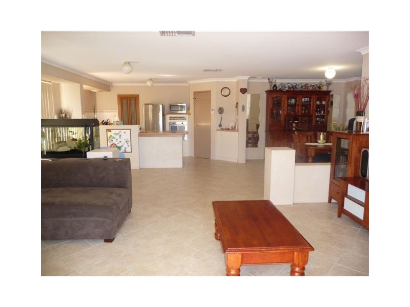 17 Monroe Turn, Success WA 6164