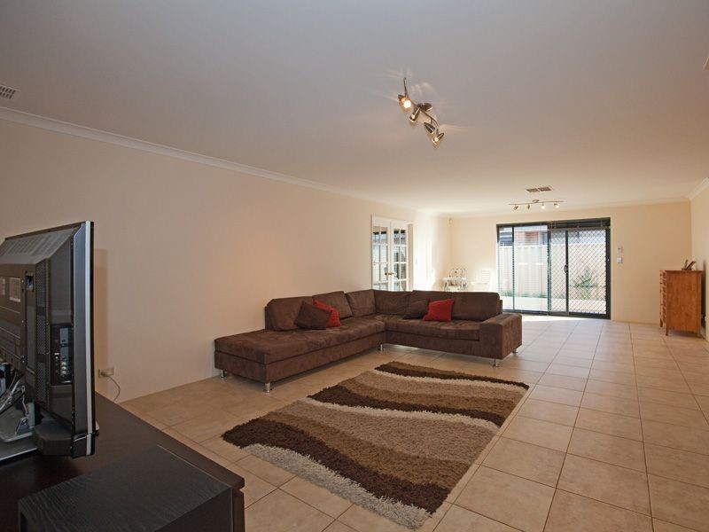 63 Concord Terrace, Atwell WA 6164