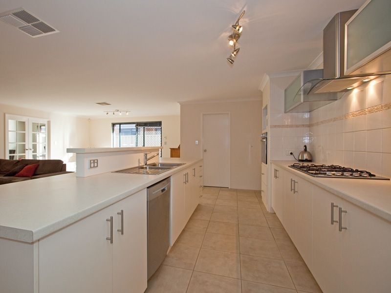 63 Concord Terrace, Atwell WA 6164