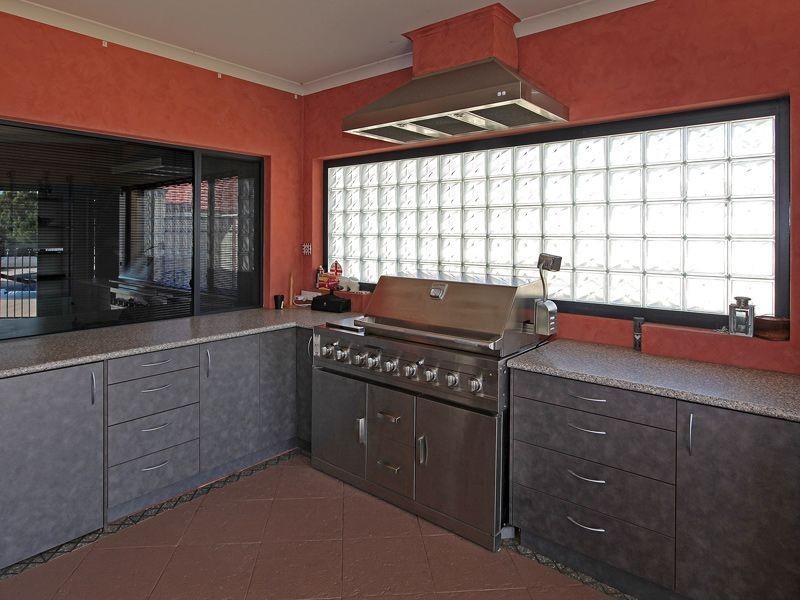 12 Glen Iris Drive, Jandakot WA 6164