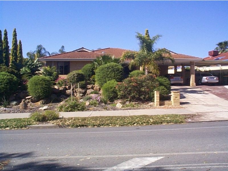62 Beasley Road, Leeming WA 6149