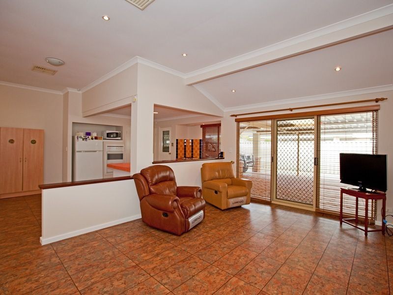 3 Rossell Place, Atwell WA 6164