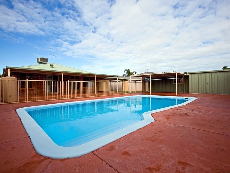 3 Rossell Place, Atwell WA 6164