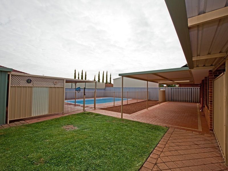 3 Rossell Place, Atwell WA 6164