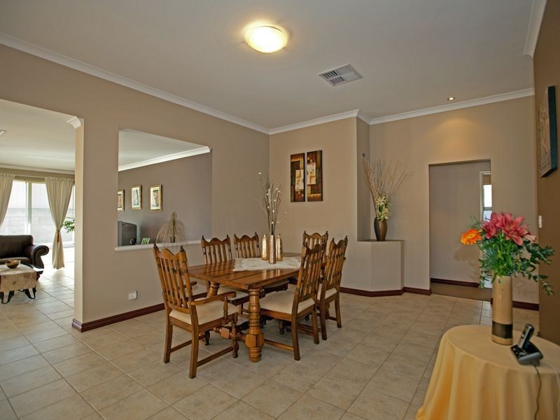 21 Glenmaggie Circuit, Success WA 6164