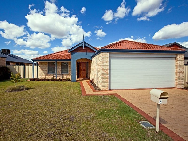 6 Montgomery Drive, Success WA 6164