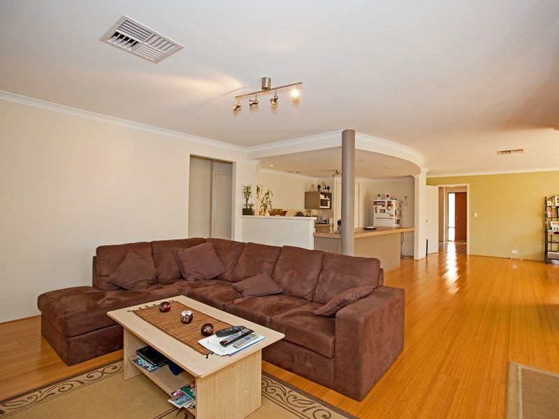 6 Montgomery Drive, Success WA 6164