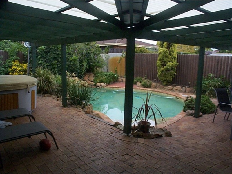 11 Shea Grove, Leeming WA 6149