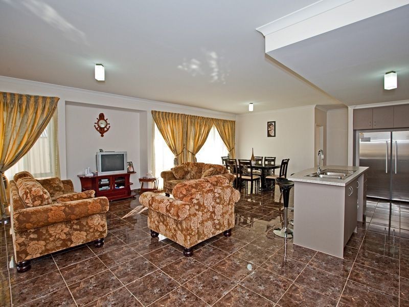 24 Armand Drive, Aubin Grove WA 6164
