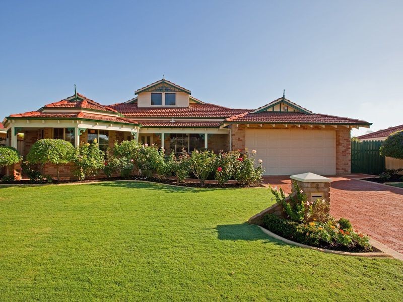 8 Paradise Grove, Atwell WA 6164